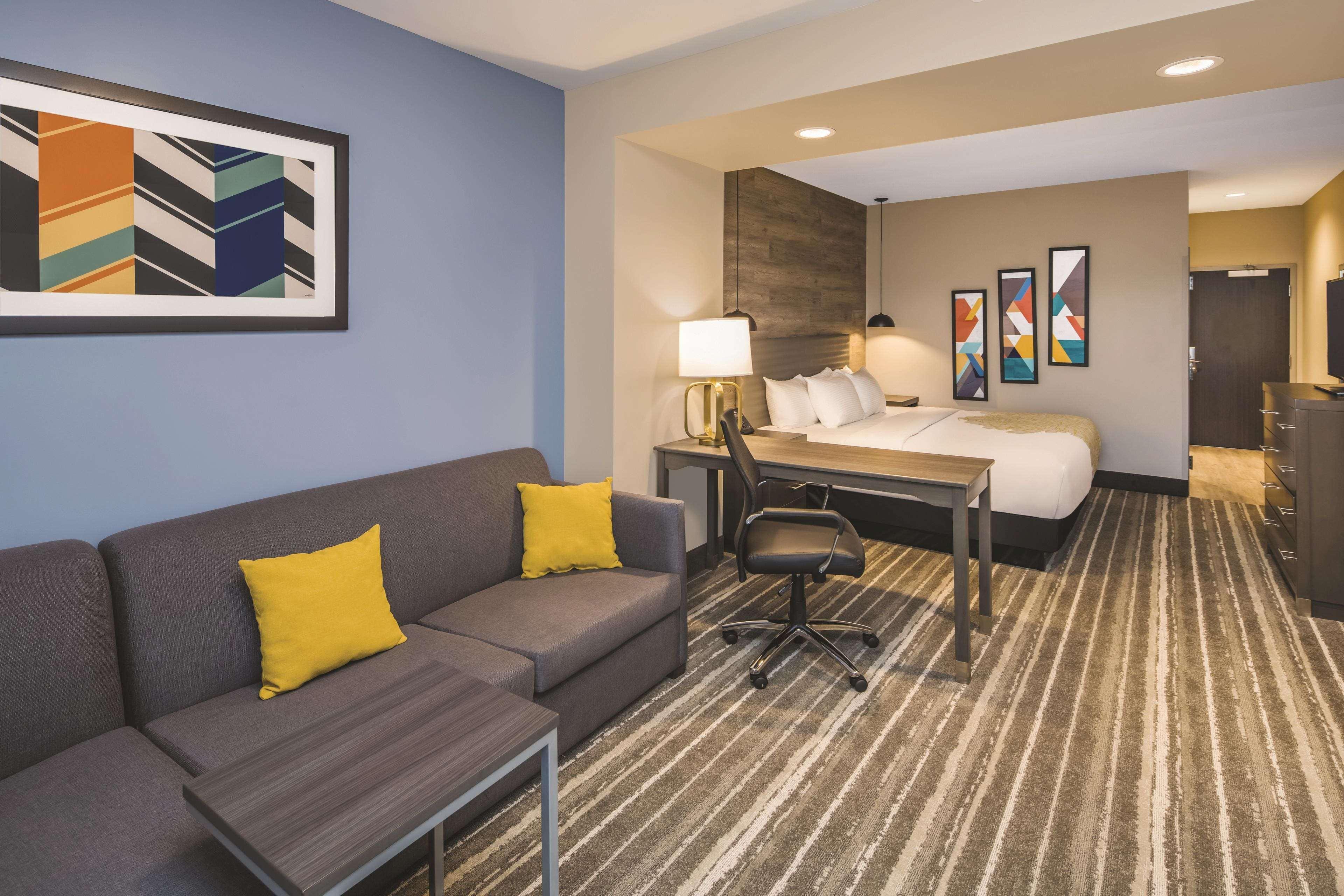 La Quinta & By Wyndham Atlanta South -