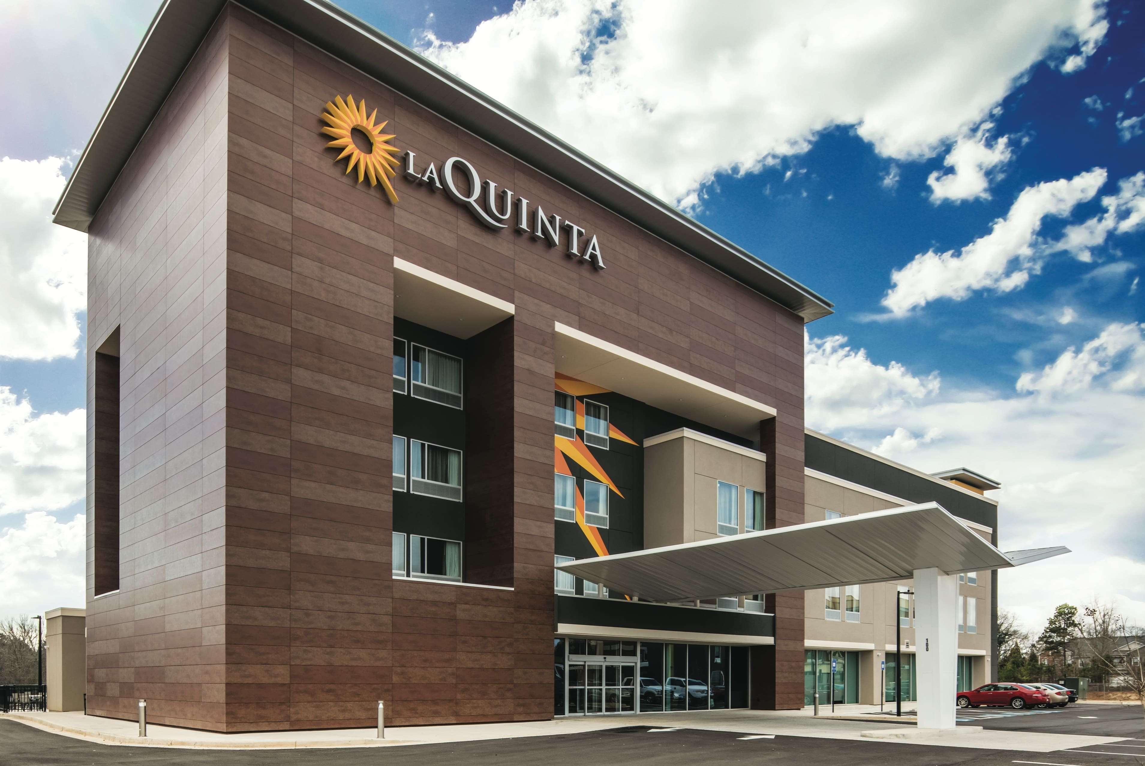 La Quinta & By Wyndham Atlanta South -